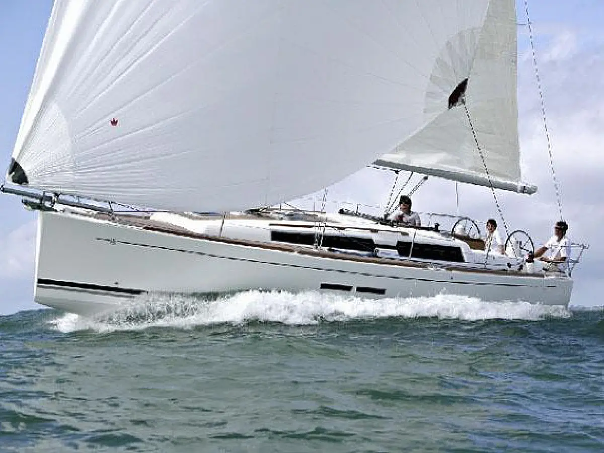 Dufour 375